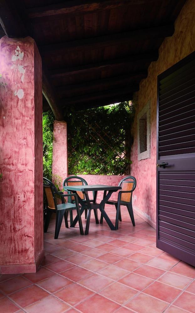 Centro Vacanze Isuledda Cannigione Exterior photo